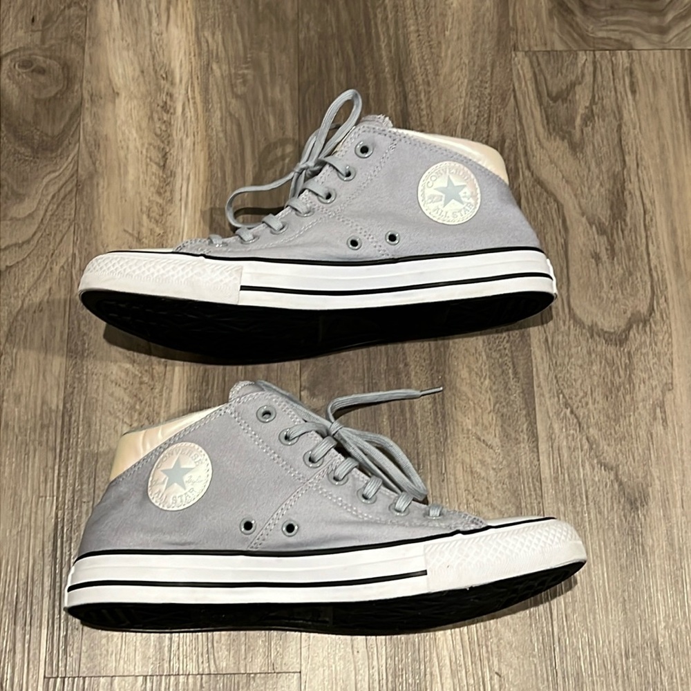 Women’s Converse Chuck Taylor All-Star Mid Sneakers